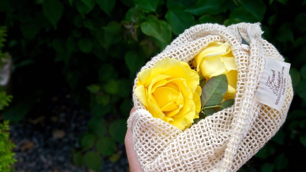 a bundle of roses