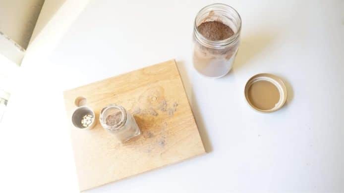 DIY dry shampoo in a jar