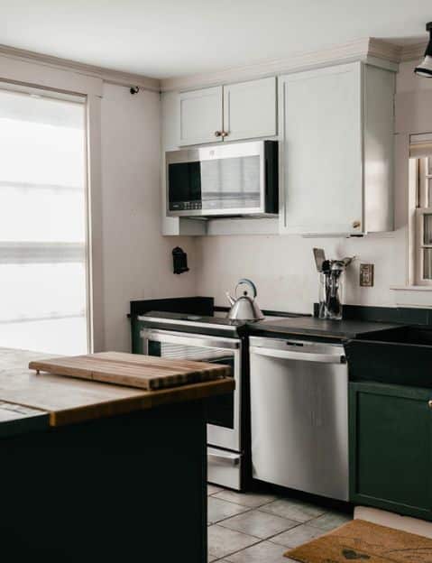 Going Green Beginner's Guide: 10 Ways to Live an Eco-Friendly Lifestyle