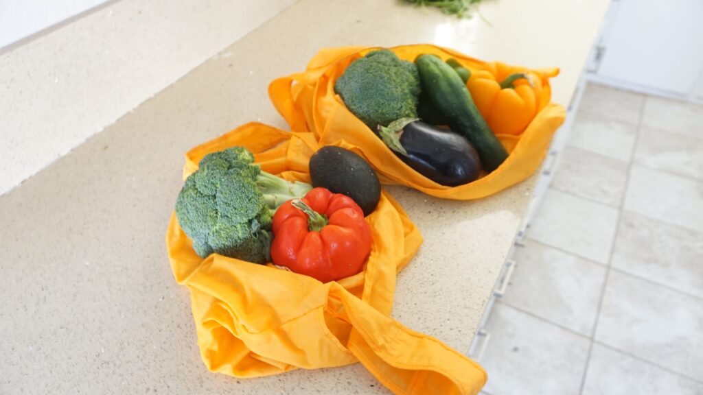 Fresh produce in the best reusable shopping bags. 